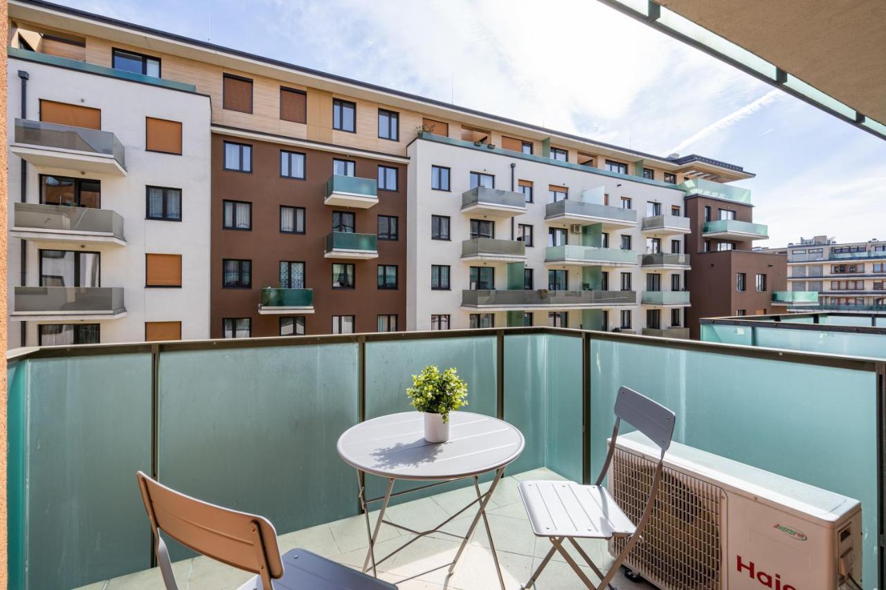 בודפשט City Center Corvin Suite Apartment מראה חיצוני תמונה